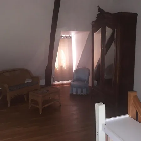 Les 7 Lucarnes Bed & Breakfast Latouille-Lentillac