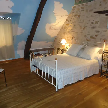 Les 7 Lucarnes Bed & Breakfast Latouille-Lentillac
