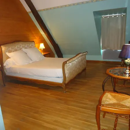 Les 7 Lucarnes 3* Latouille-Lentillac