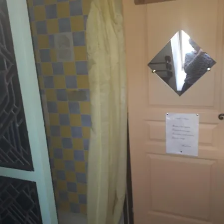 Les 7 Lucarnes לינה וארוחת בוקר Latouille-Lentillac